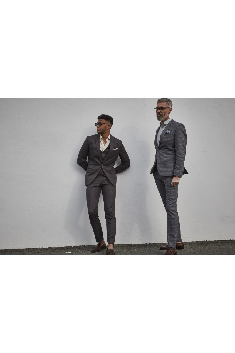 Brązowe spodnie męskie w drobną kratę | Villaro