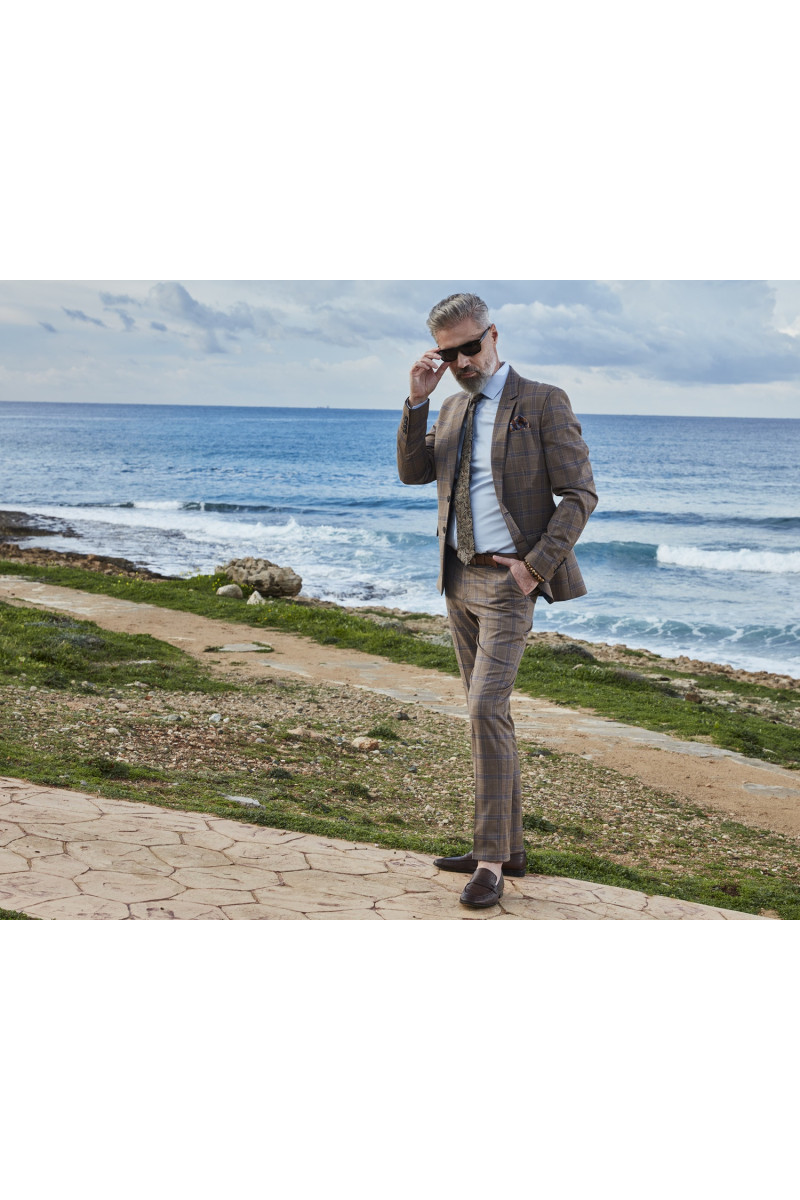 Brązowy jasny garnitur męski wzór kratka | Villaro