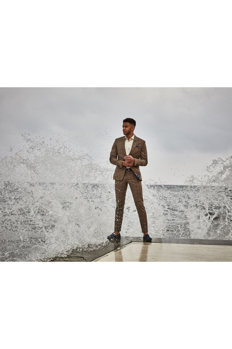Brązowy jasny garnitur męski wzór kratka | Villaro
