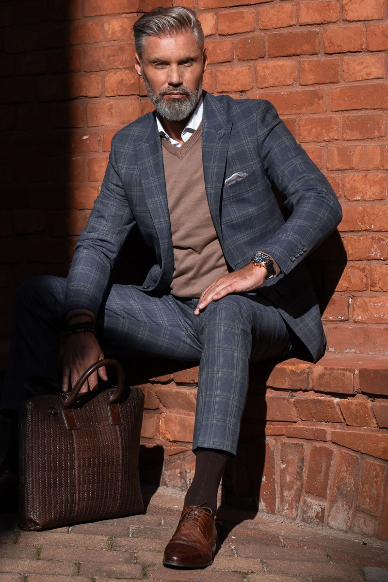 Granatowy garnitur męski w kratkę | Villaro