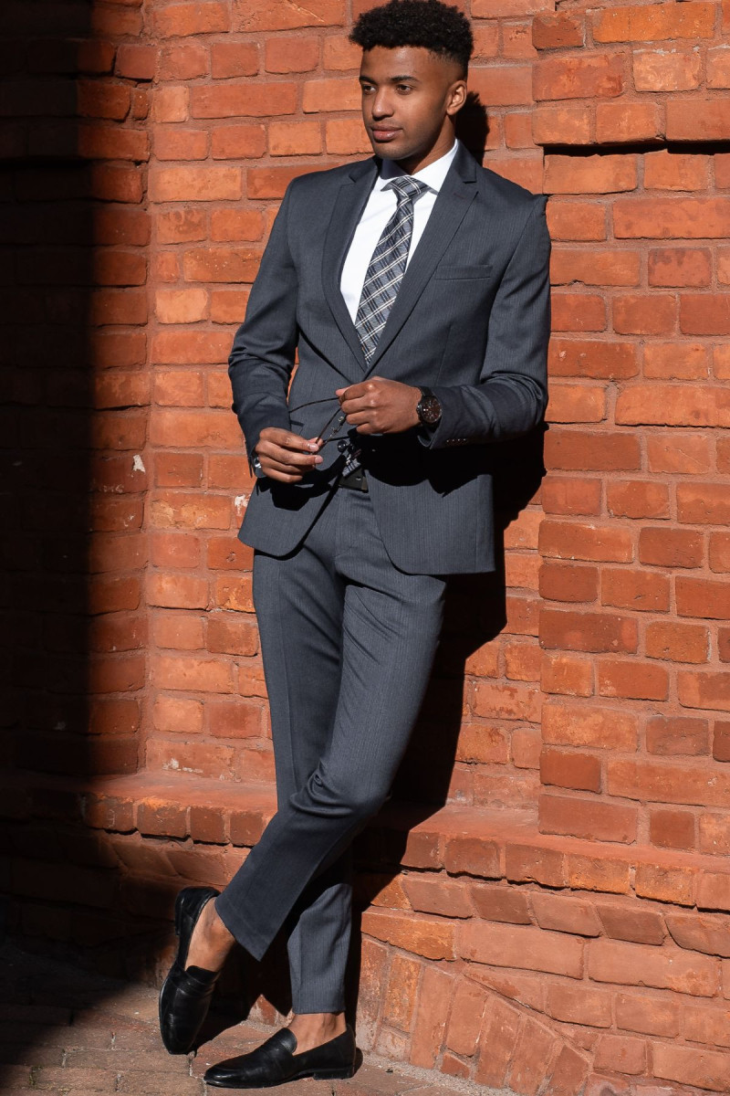 Granatowy Garnitur Męski Vimonte – Elegancja i Styl Premium| Villaro