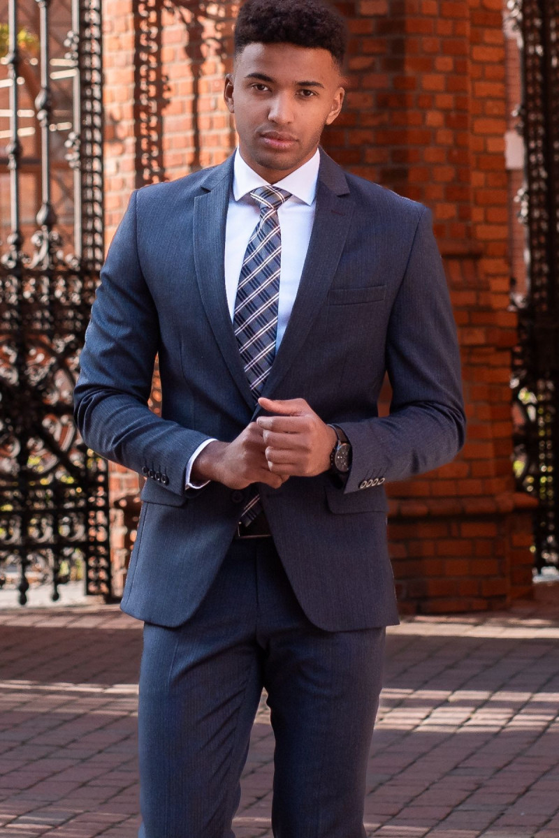 Ekskluzywny garnitur Vimonte – elegancja i precyzja krawiectwa