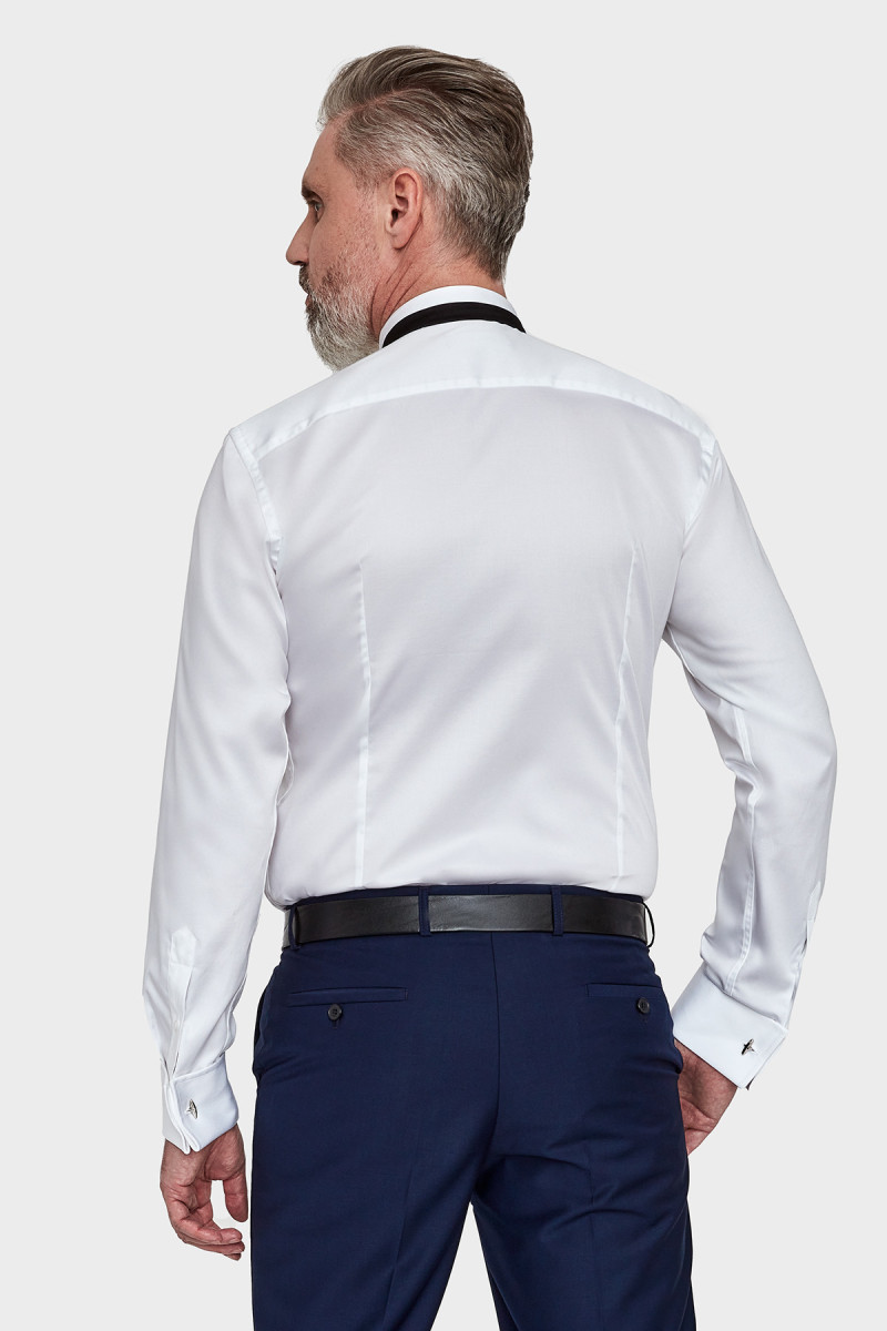 elegancka koszula smokingowa widok z tyłu