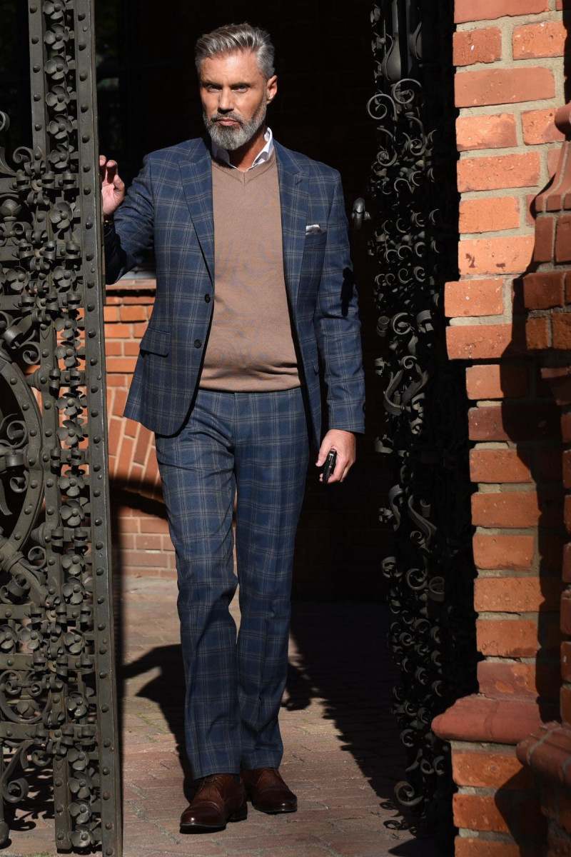 Stylowy beżowy sweter Villaro – smart casual