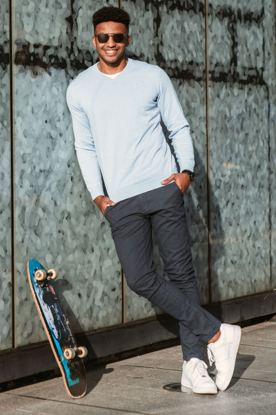 Niebieski Sweter Męski V-neck