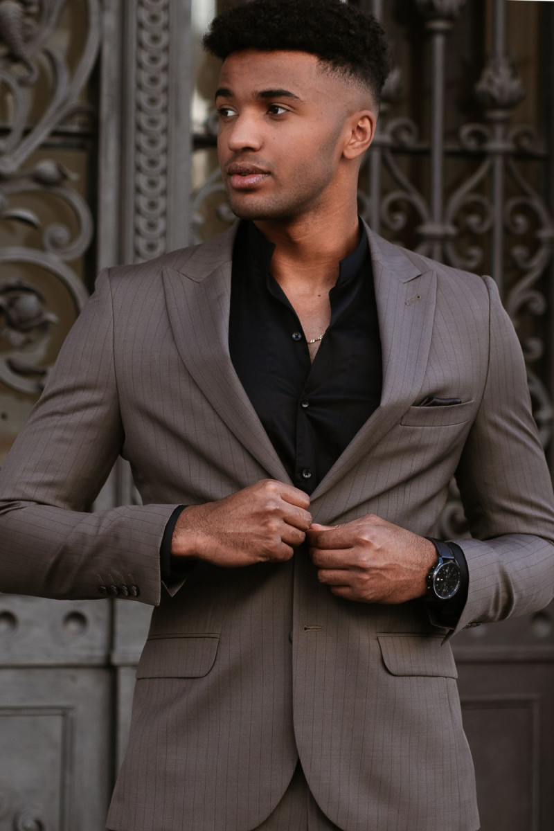 Brązowy Garnitur Męski Wzór Tenis