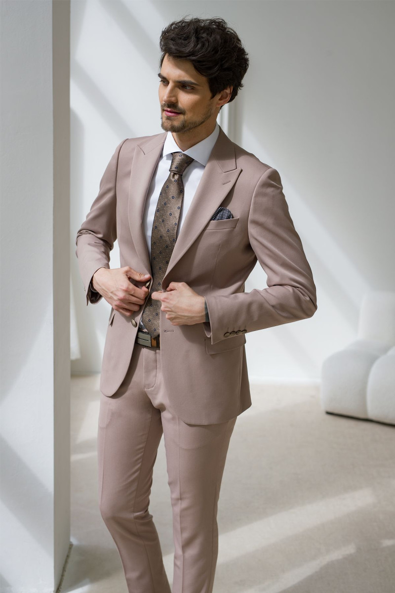 Jasnobeżowy garnitur męski 4 way stretch | Villaro