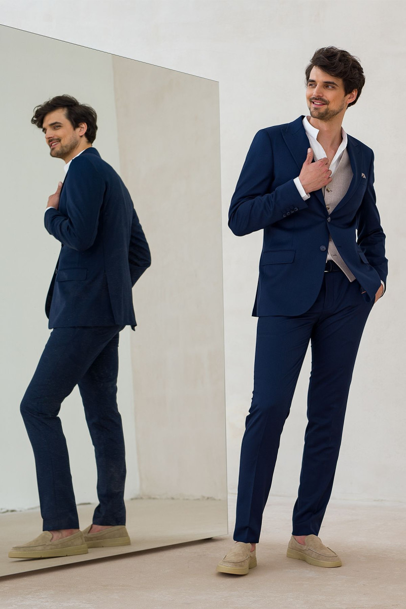 Granatowy garnitur męski 4 way stretch | Villaro