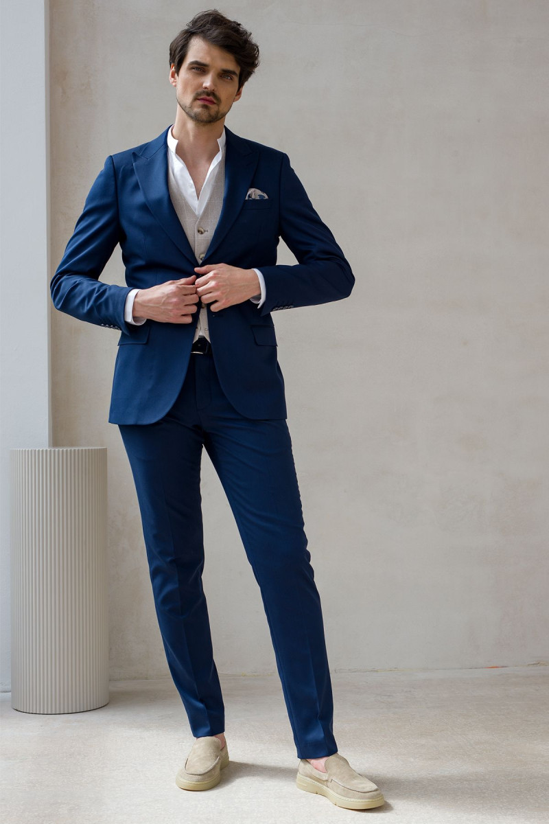 Granatowy garnitur męski 4 way stretch | Villaro