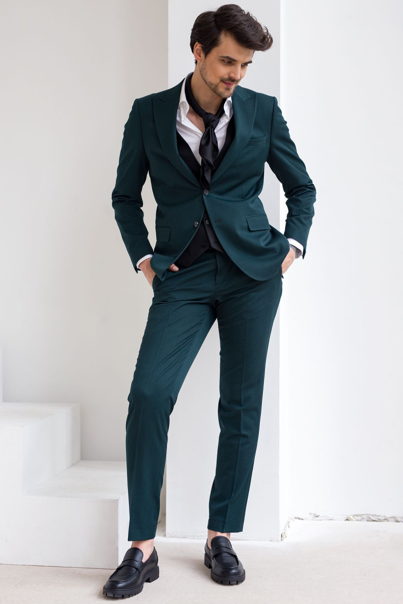 Granatowa kamizelka męska Villaro – elegancja i casual w jednym