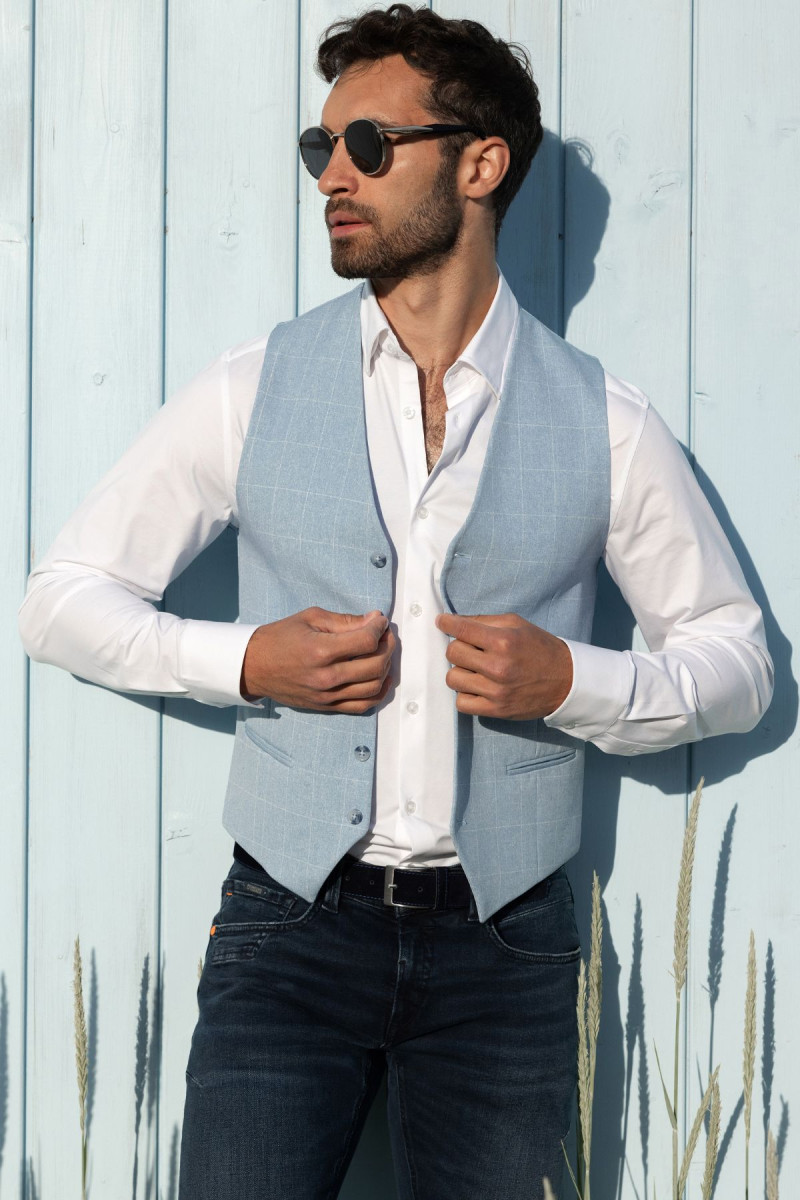 niebieska kamizelka męska