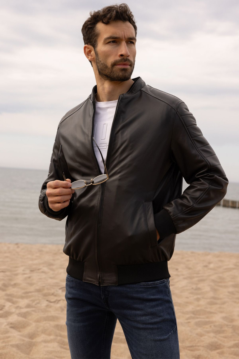 Kurtka skórzana Villaro – zamek i kieszenie na przodzie
