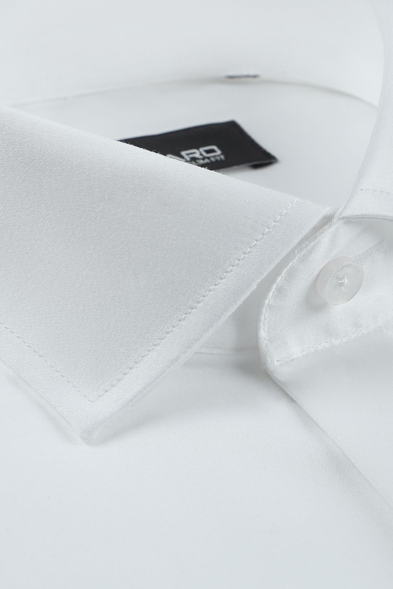 Koszula wizytowa Slim Fit – detal kołnierza półwłoskiego