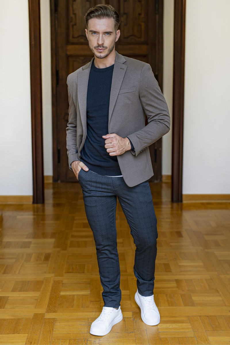 Granatowy sweter męski dobrej jakości | Villaro