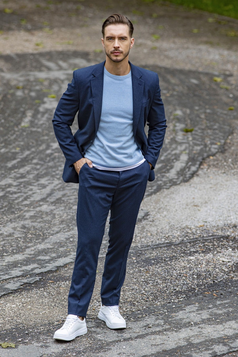 Granatowy garnitur męski wzór pepitka | Villaro