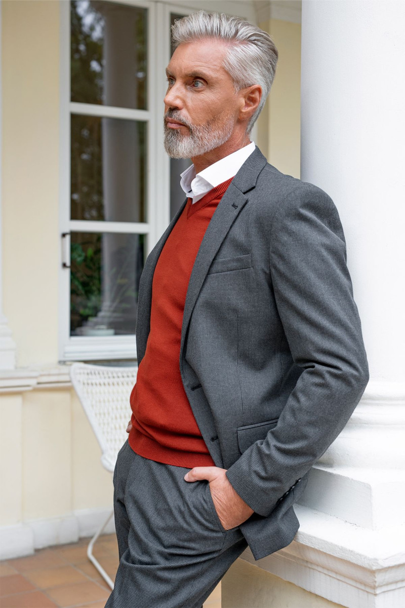 Szary garnitur męski we wzór pepitka | Villaro