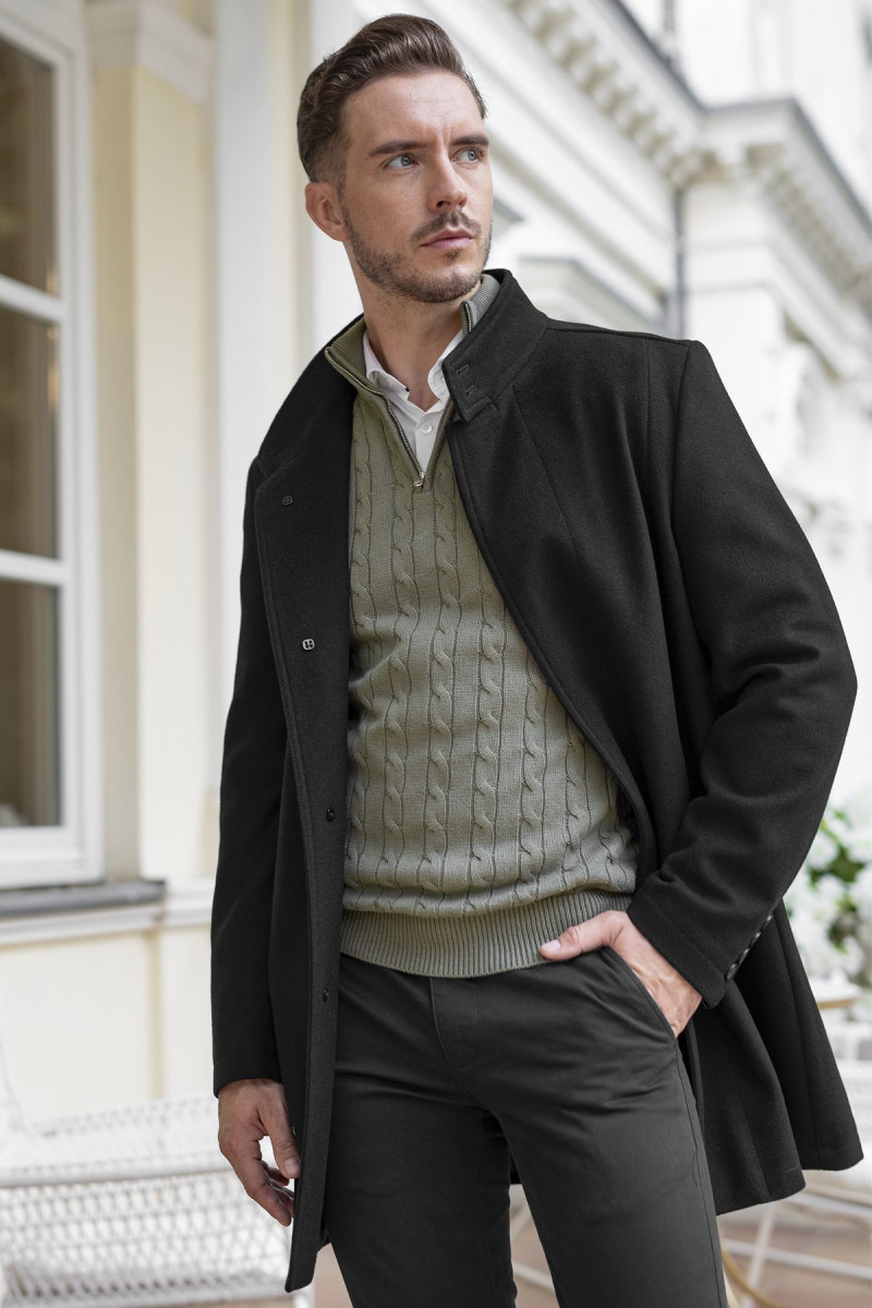 Płaszcz męski Villaro czarny – brustasza na piersi