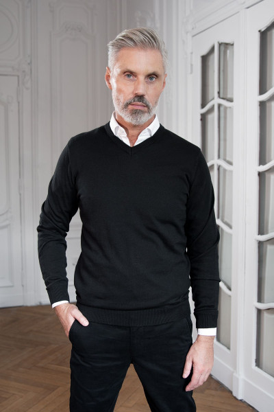 Czarny sweter męski Villaro – klasyczny V-neck z bawełny