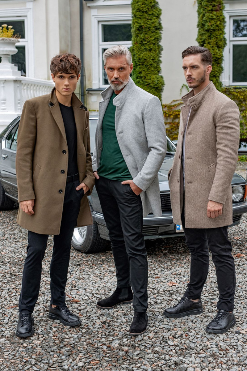 Beżowy Płaszcz Męski Wełna