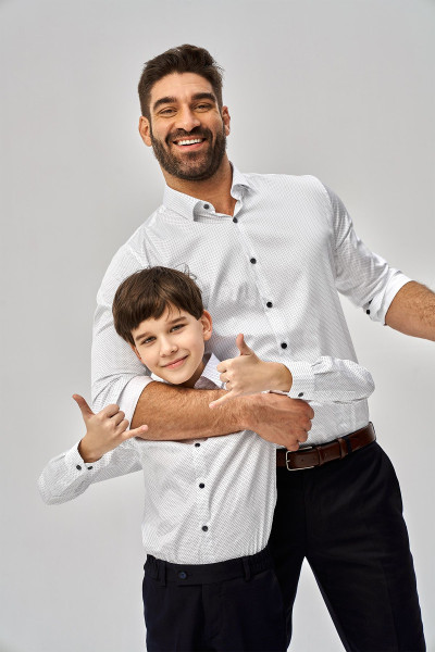 Biała Koszula Chłopięca Wzór Granatowe Kropki