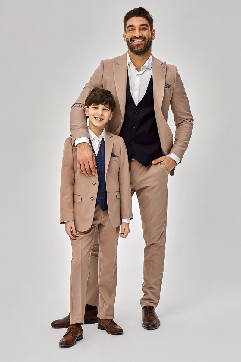 Jasnobeżowy garnitur męski 4 way stretch | Villaro