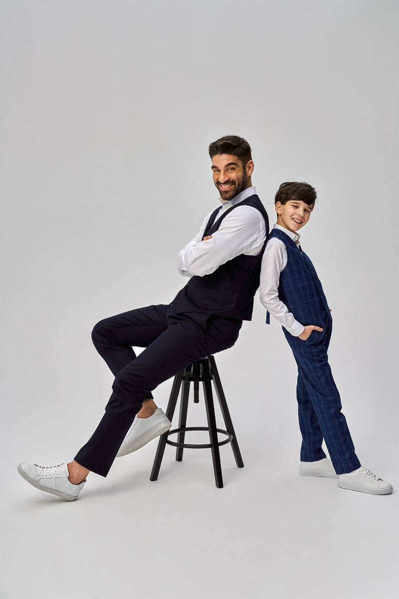 Granatowe spodnie chłopięce wizytowe wzór krata| Villaro