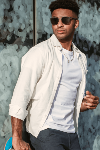 Biała koszulka męska VILLARO w stylizacji casual