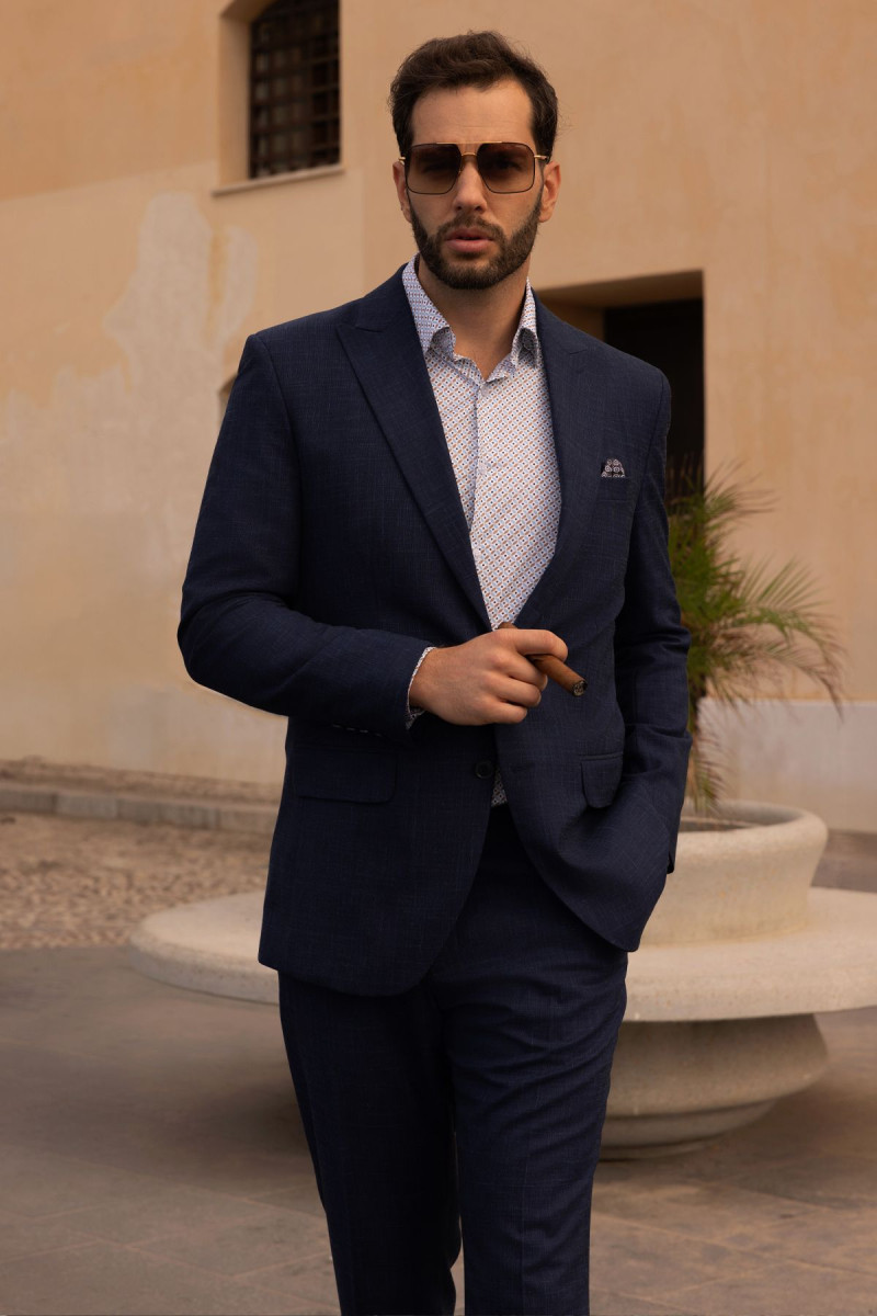 Granatowy garnitur męski wzór melanż | Villaro