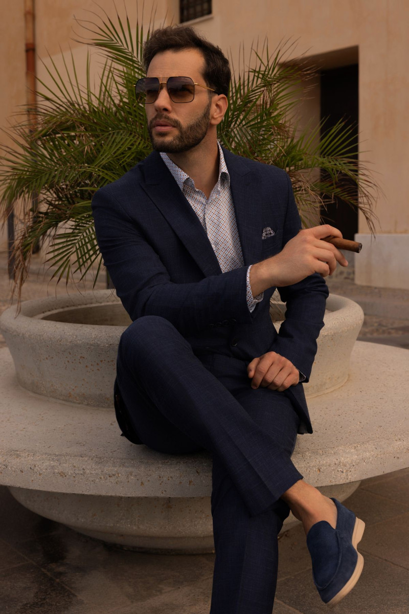 Granatowy garnitur męski wzór melanż | Villaro