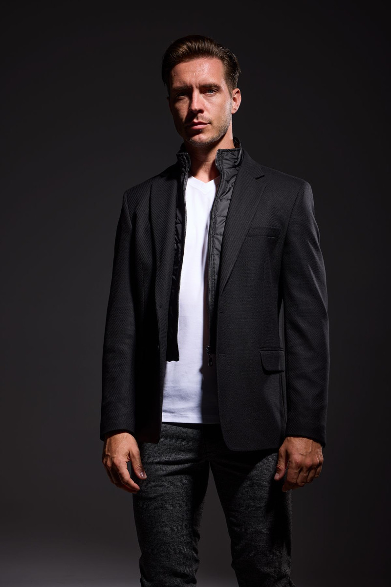 czarna marynarka Villaro - klasyka