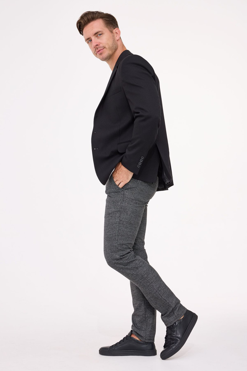 Marynarka męska czarna z podpinką stylizacja z chinosami