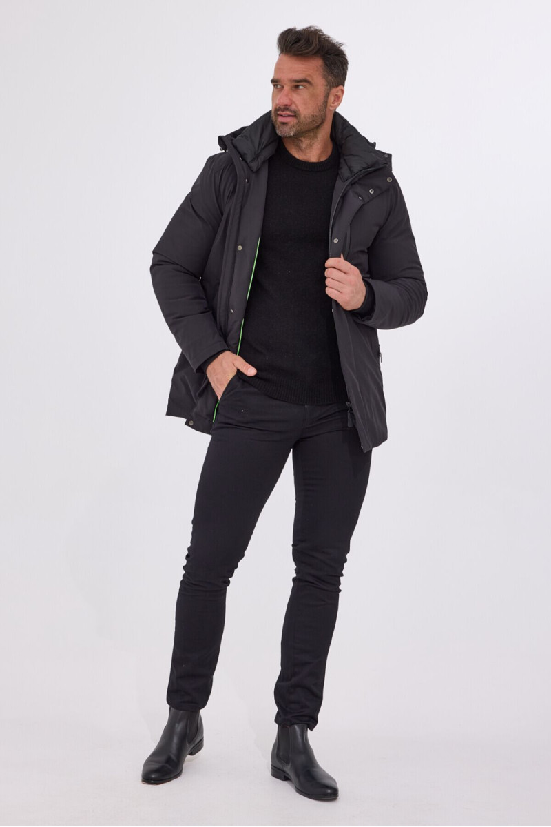 Widok z przodu – dłuższy fason kurtki męskiej Villaro, idealny na chłodne dni i do noszenia z marynarką.