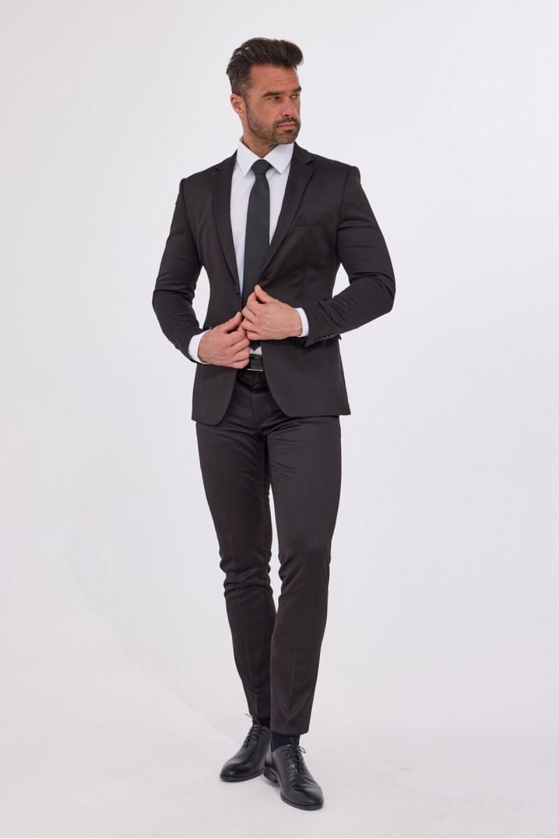 Czarny garnitur męski | Villaro