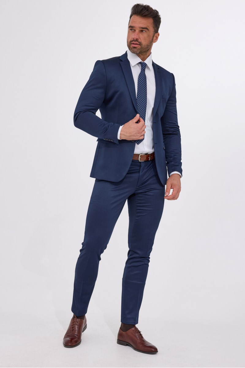 Granatowy garnitur męski | Villaro