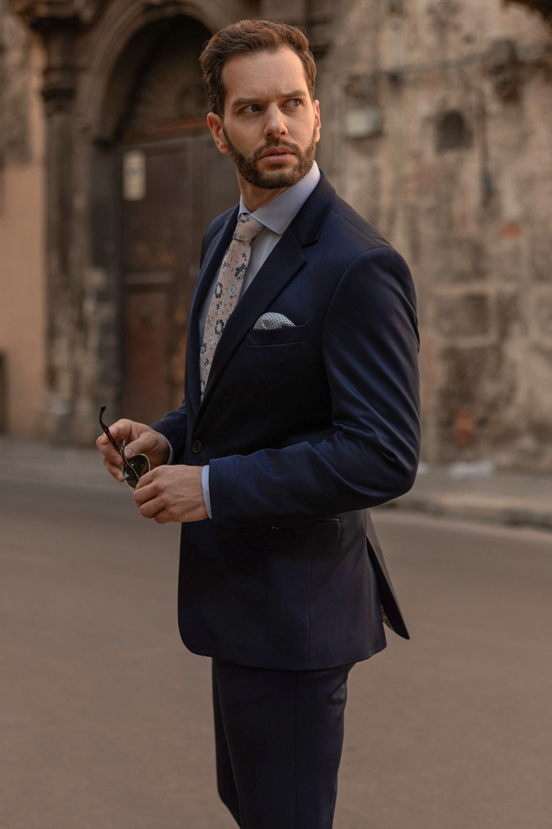 Granatowy garnitur męski | Villaro