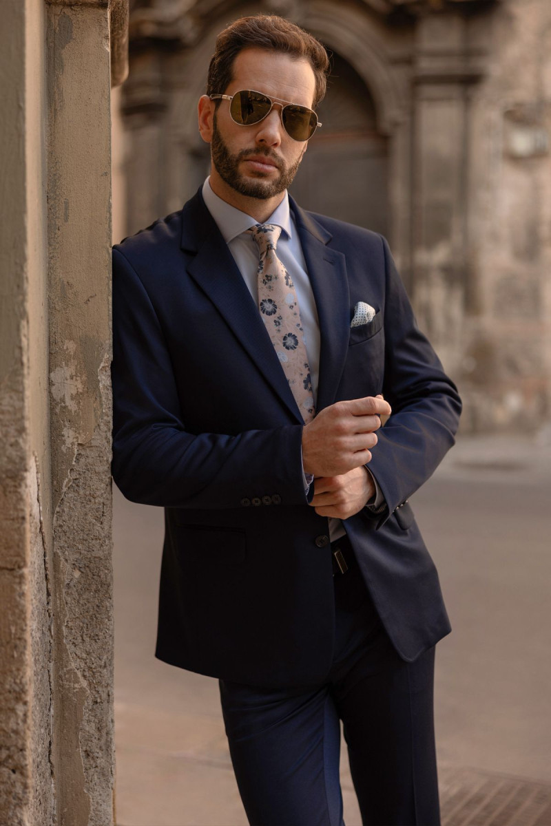 Granatowy garnitur męski | Villaro