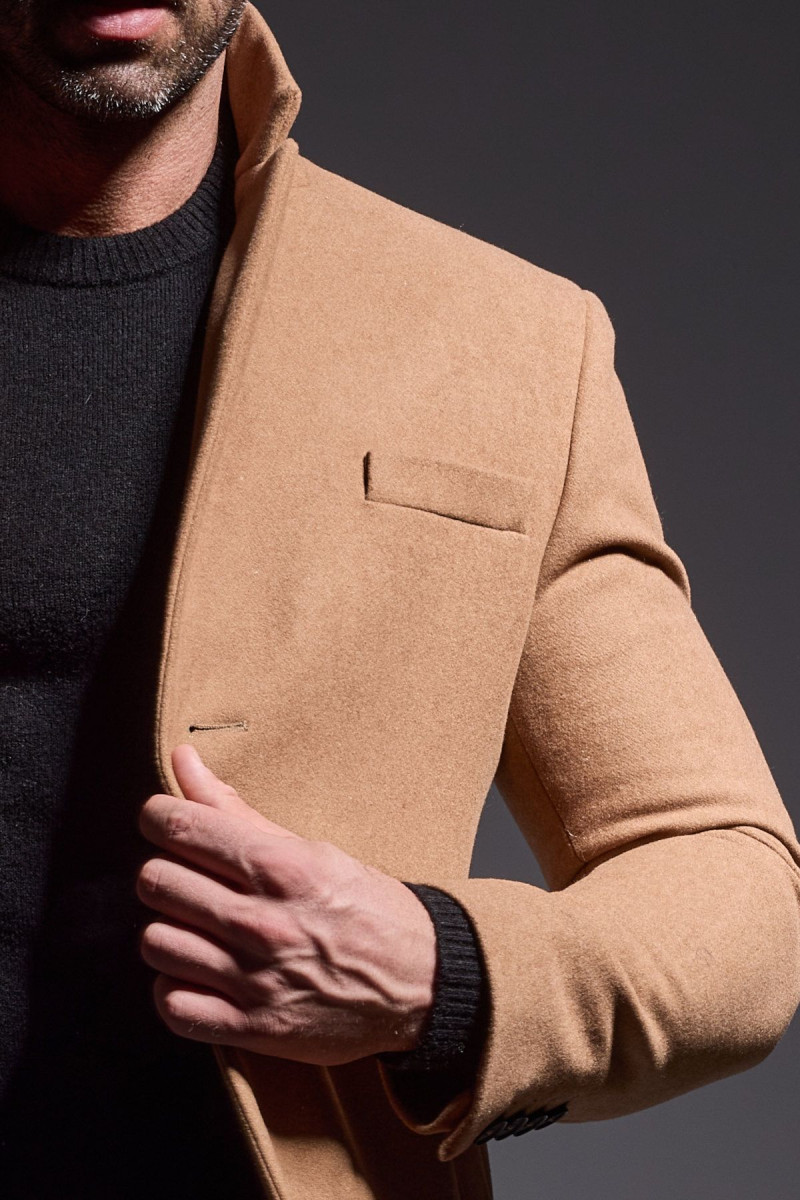 Kamelowy płaszcz męski wełna | Villaro