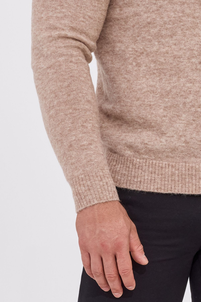 Beżowy sweter męski – elegancja i komfort bawełny | Villaro