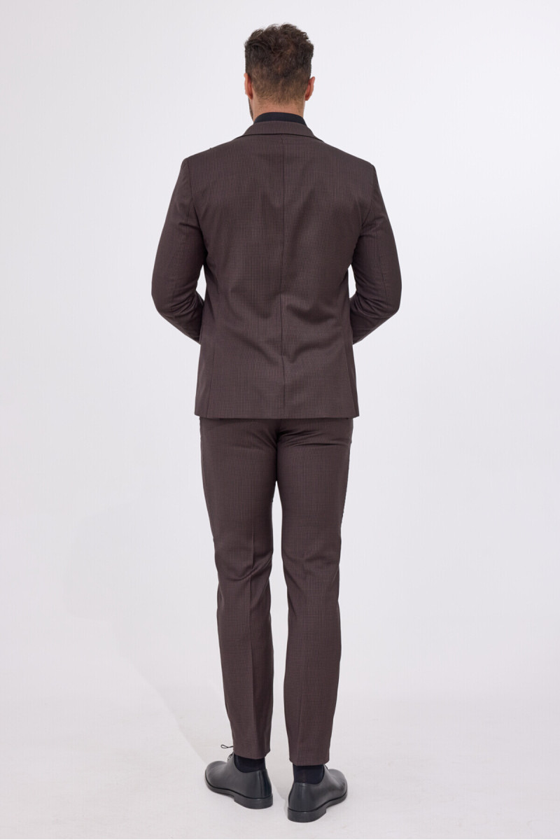 Elegancki garnitur męski Vimonte - widok z tyłu