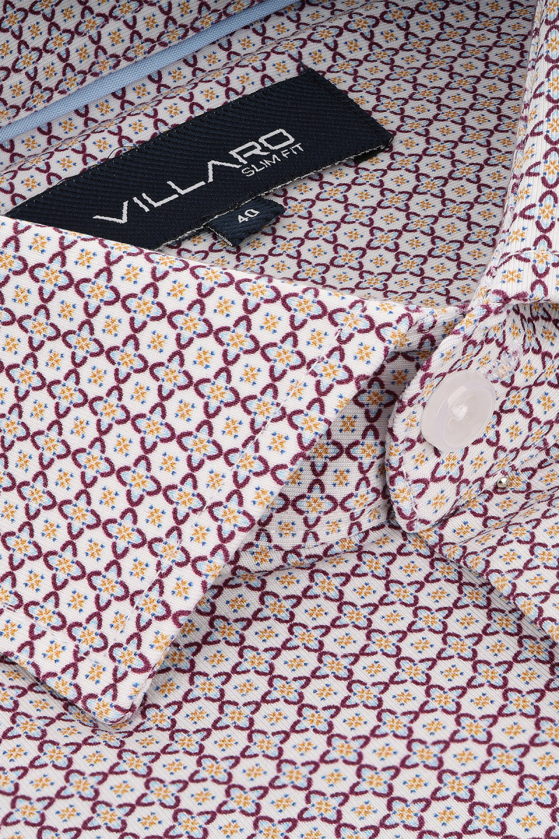 Elegancka koszula męska bordowy print – zbliżenie kołnierza