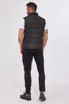 męska kamizelka pikowana czarna ze stójką tył