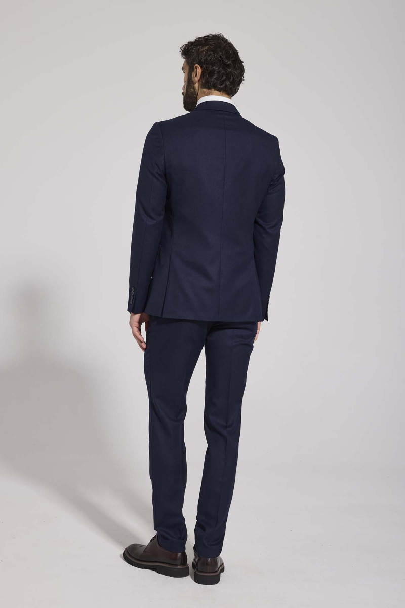 tył granatowego garnituru męskiego VIMONTE