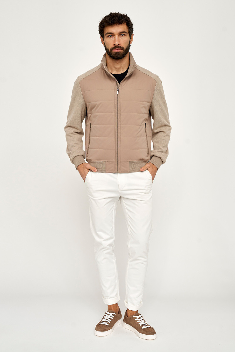 beżowa kurtka męska casual Villaro na modelu