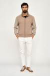 beżowa kurtka męska casual Villaro na modelu
