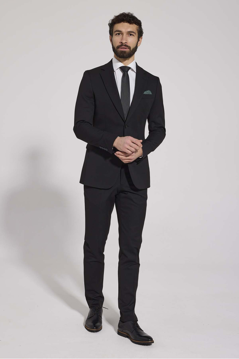 garnitur męski VILLARO kolor czarny slim fit