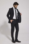 elegancki czarny garnitur męski wnętrze marynarki