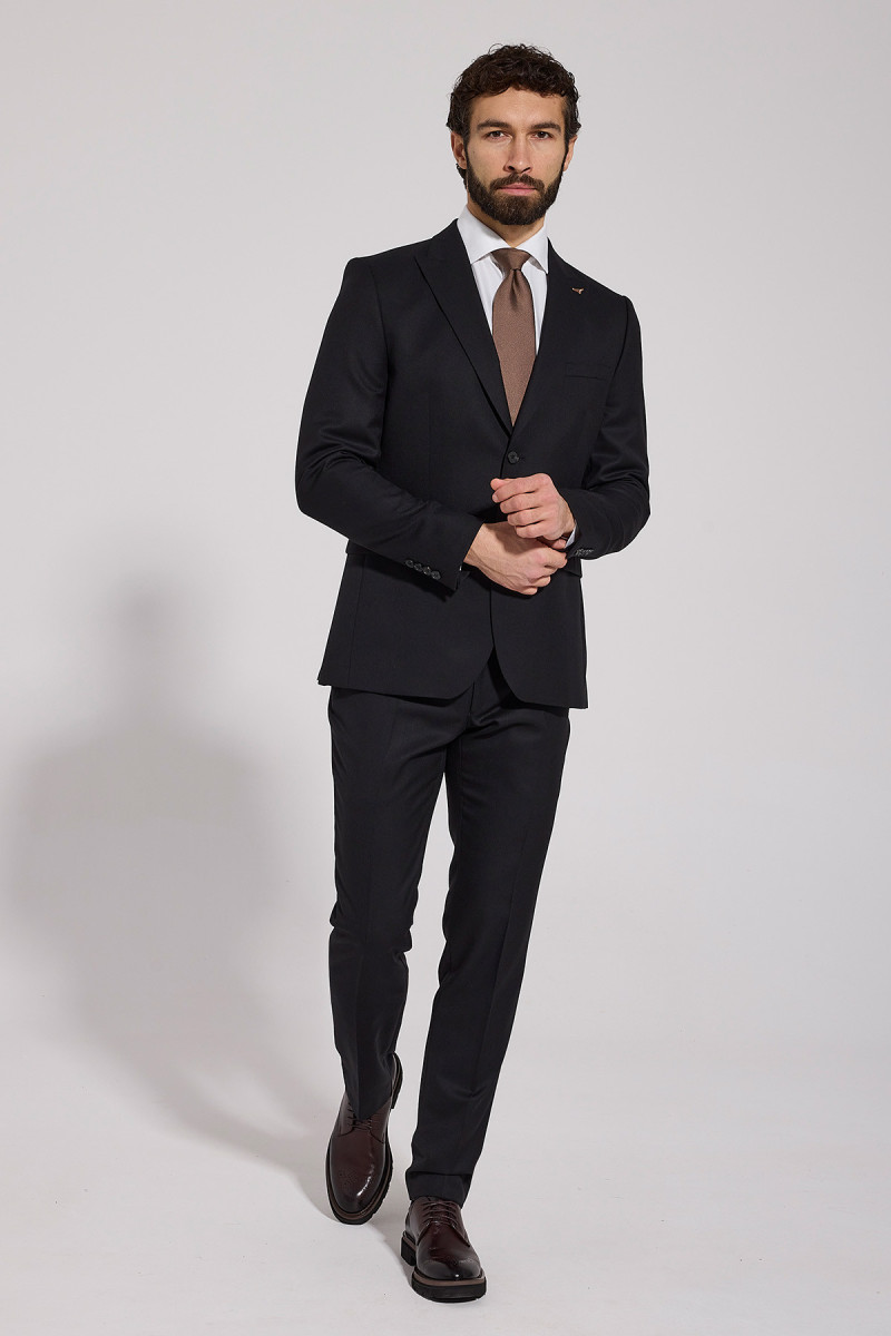 czarny garnitur męski VIMONTE slim fit przód