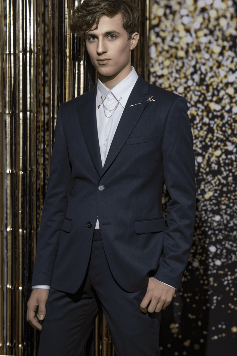 granatowy garnitur męski slim fit z wiskozą Villaro