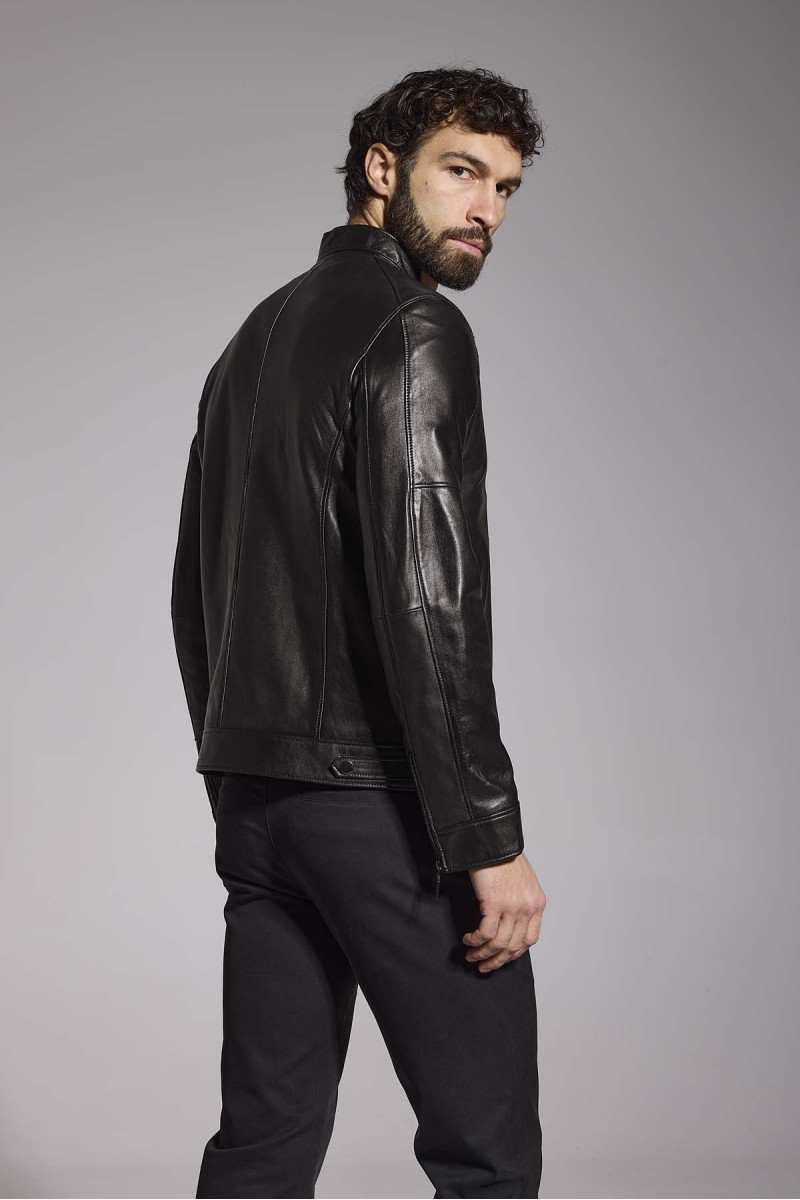 Czarna kurtka skórzana męska Villaro elegancka skóra naturalna