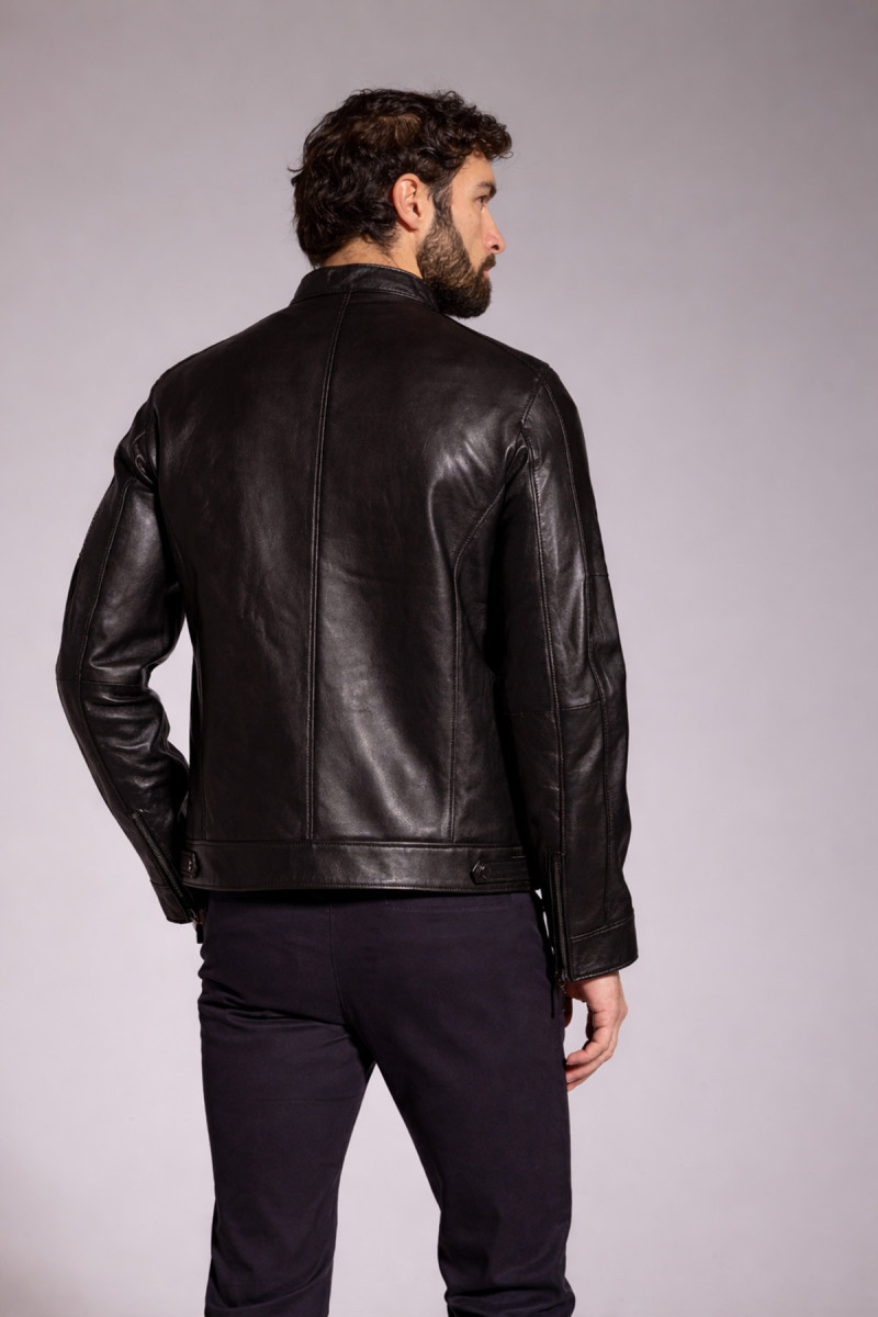 męska kurtka skórzana brązowa widok z tyłu